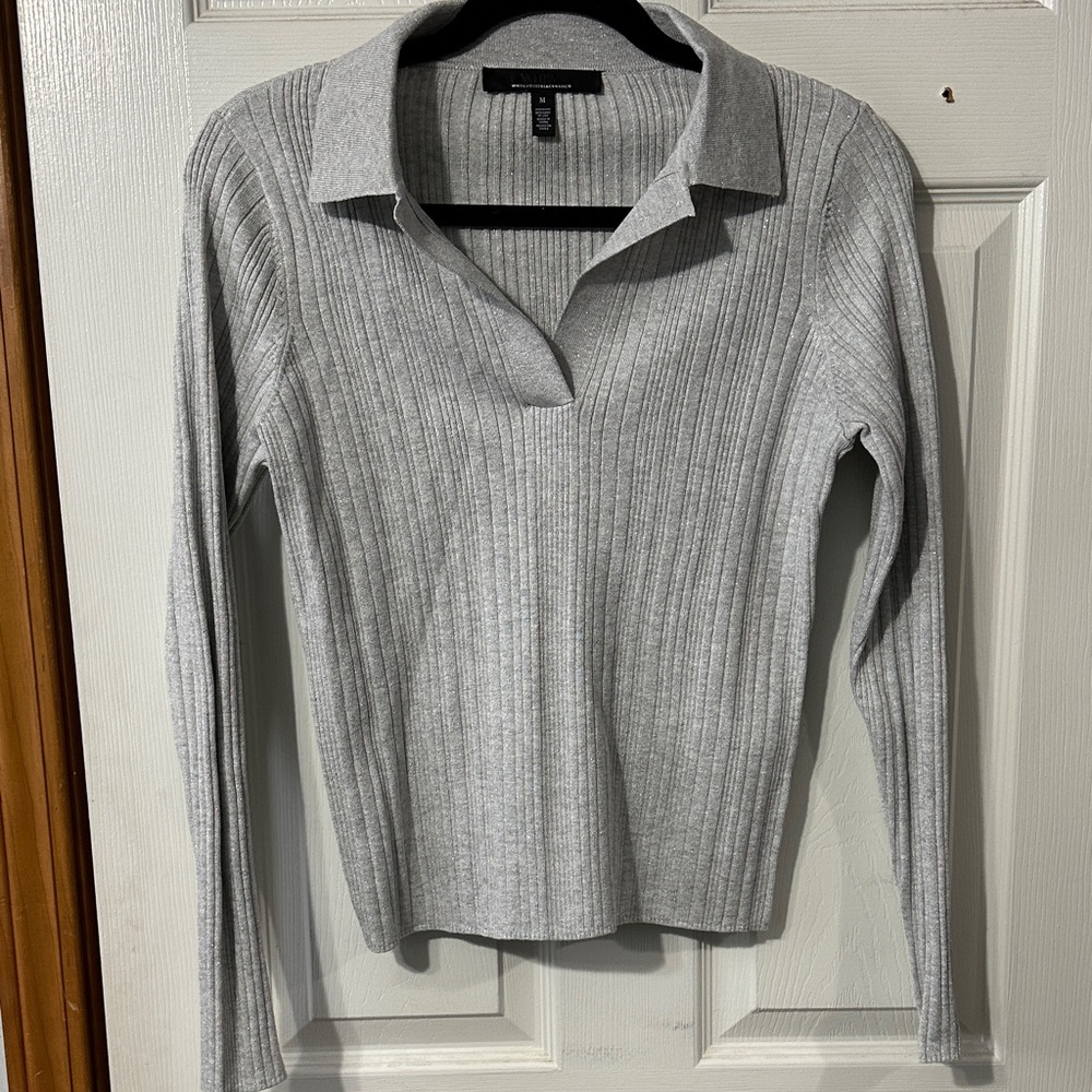 Like New Silver V Neck Sweater
